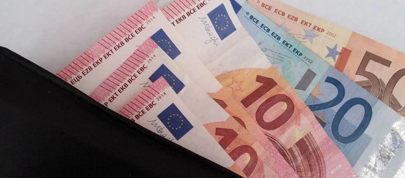 «Αδειάσαν» τα ταμεία - Έρχεται «ψαλίδι» στις αναστολές εργασίας